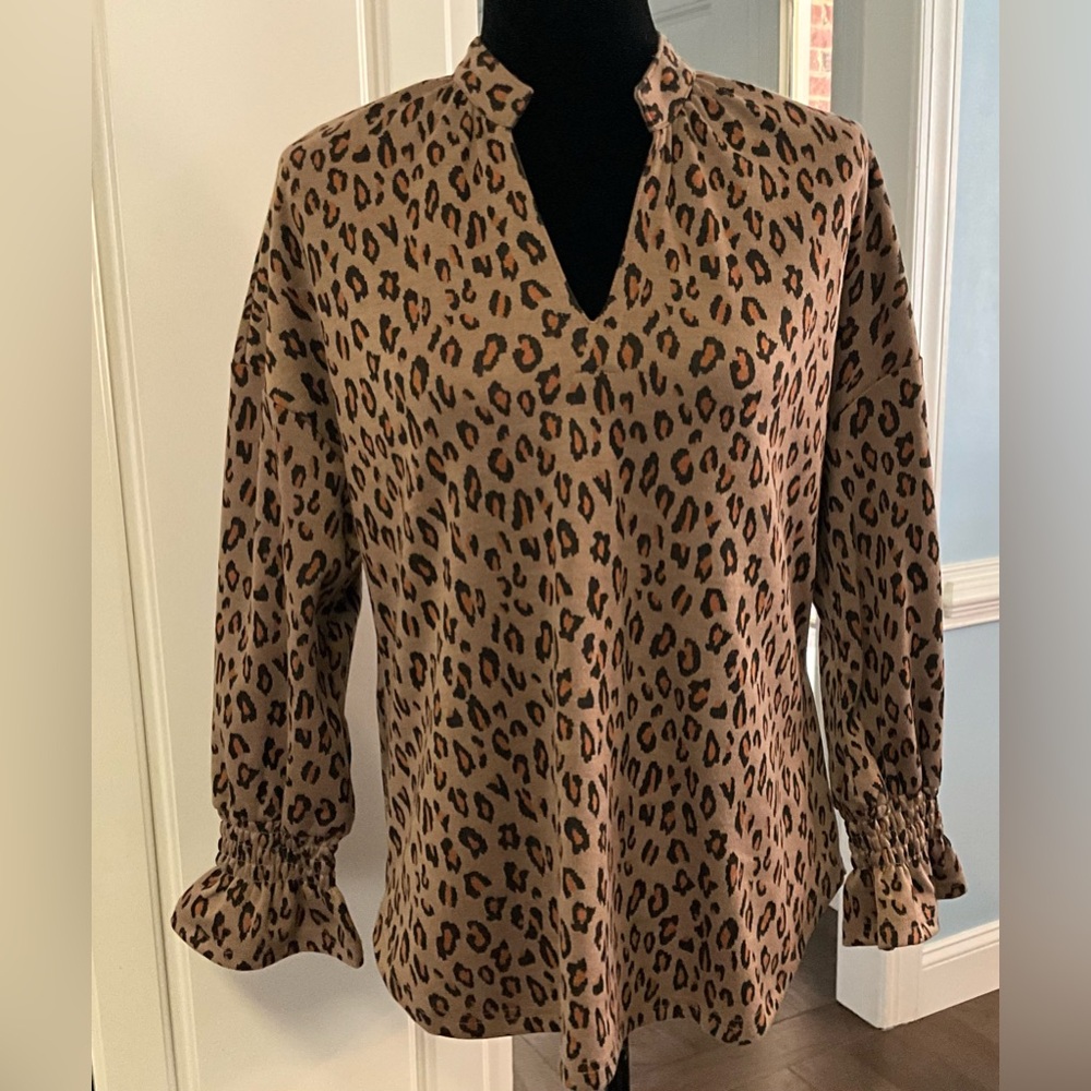 BOHOCHICHNYC  Boho Chic Cheetah VNeck Top Leopard Pullover